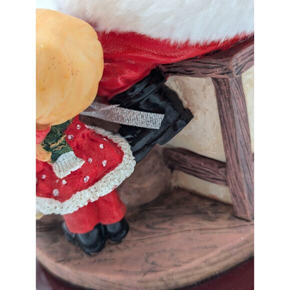 Le Jardine French Collection Christmas Scene Santa & Children with Musical Base - Picture 10 of 16